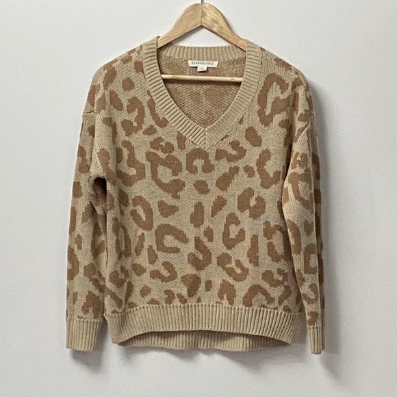 Aeropostale V Neck Sweater - Picture 2 of 5